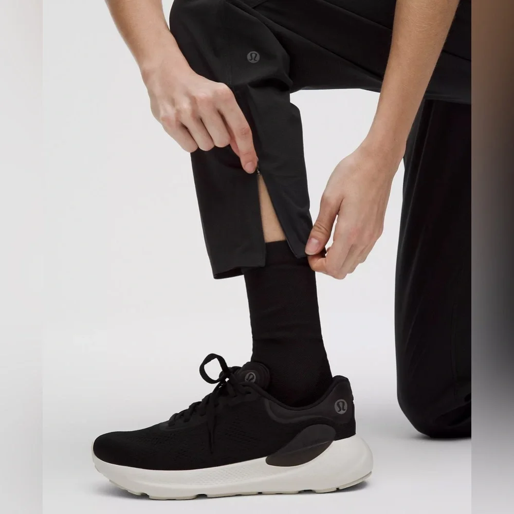 Lululemon Mile Maker Run Crew Graphic High-Rise Track Pant